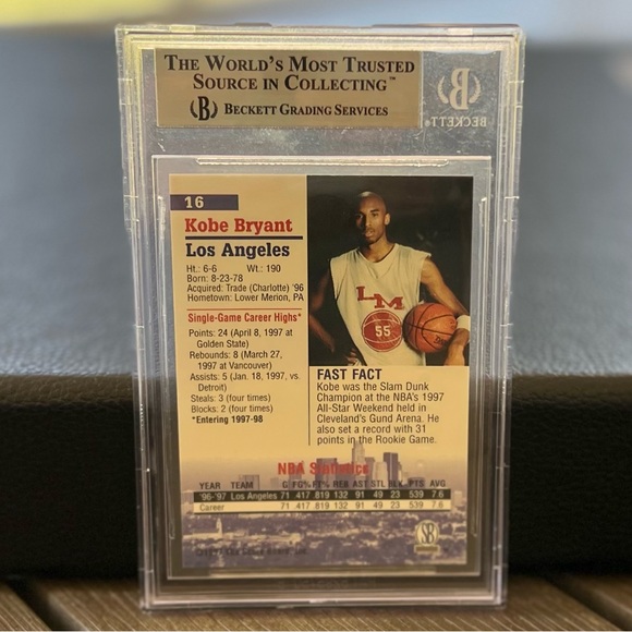 1997-98 Kobe Bryant Autographed Collection Score Board basketball trading card - Picture 7 of 8